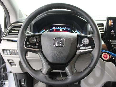 Used 2024 Honda Odyssey Elite image 9