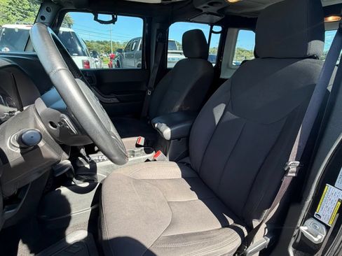 Used 2018 Jeep Wrangler Unlimited Sport w/ Connectivity Group AWD/4WD image 62
