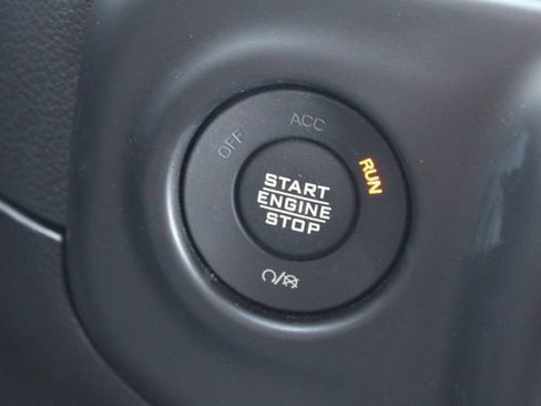 Used 2021 Jeep Wrangler Unlimited Sahara image 28