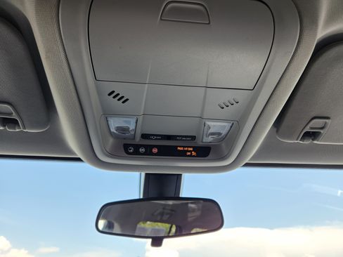 Used 2020 GMC Acadia SLE FWD image 21