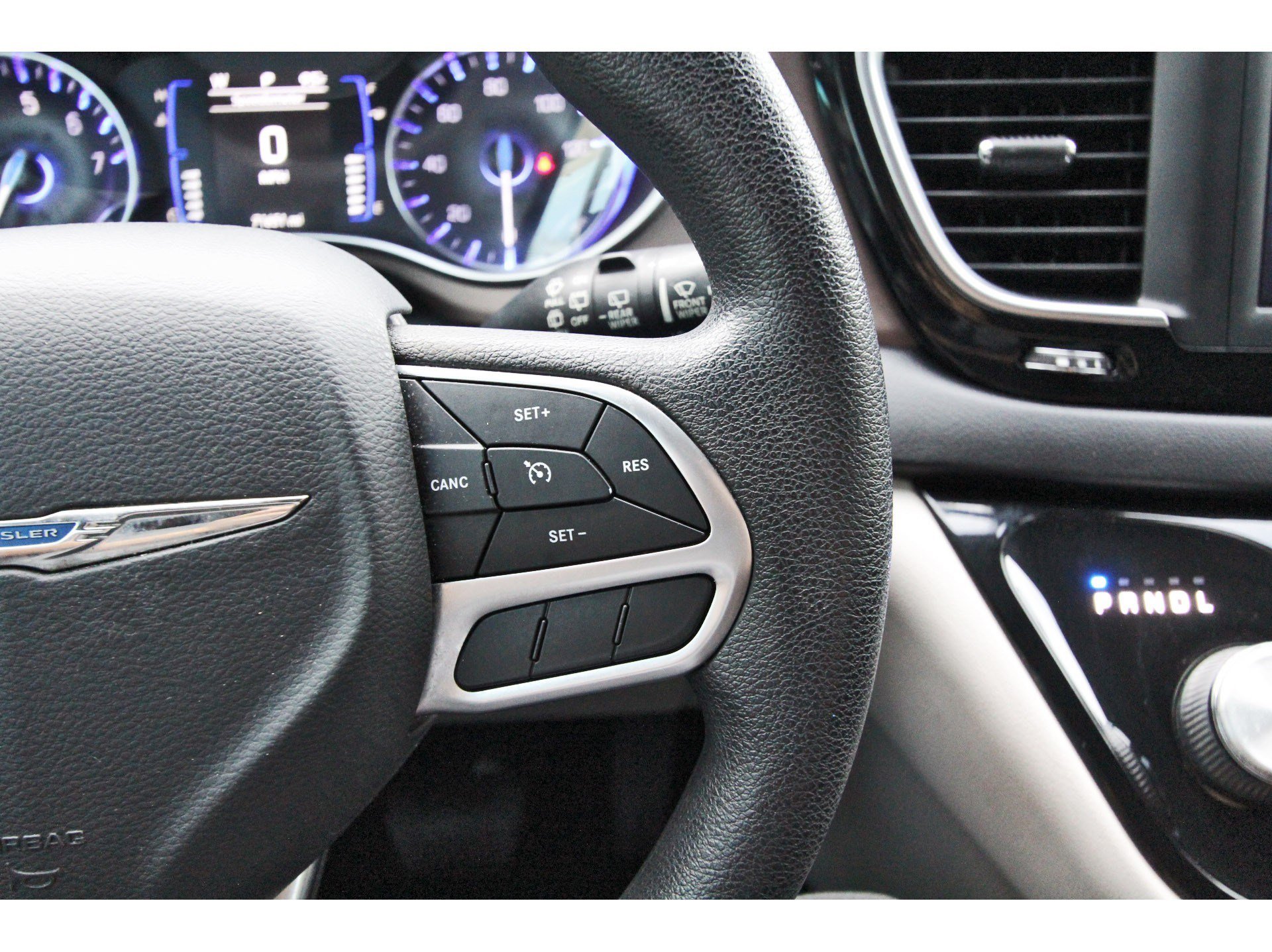 Used 2020 Chrysler Voyager L FWD image 22