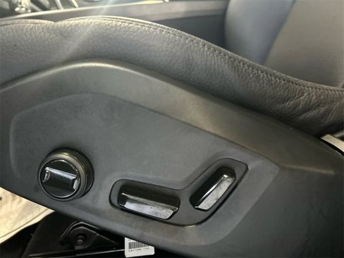 Certified 2025 Volvo XC60 B5 Plus image 10