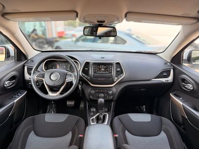 Used 2018 Jeep Cherokee Latitude w/ Safety Group