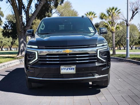 Used 2025 Chevrolet Tahoe LT AWD/4WD image 2
