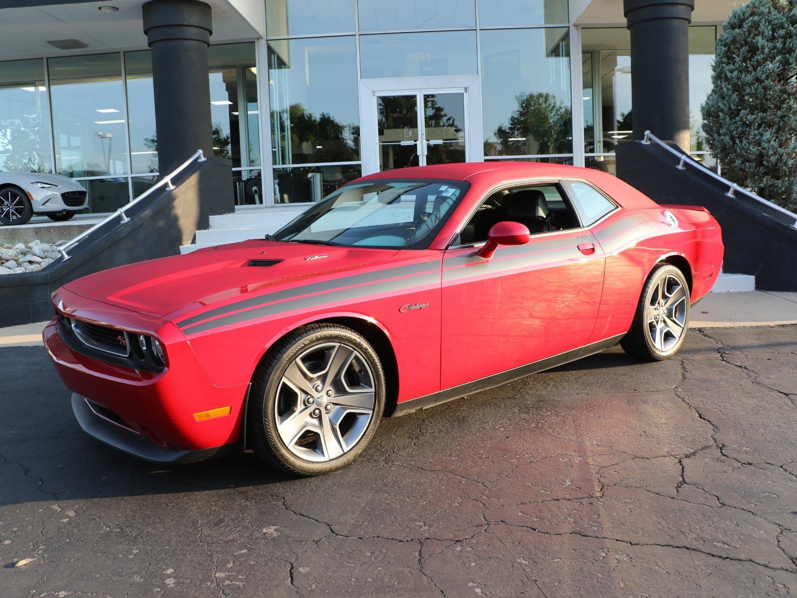 Used 2012 Dodge Challenger R/T RWD image 1