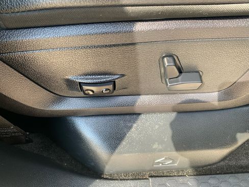 Used 2016 RAM 1500 Laramie image 15