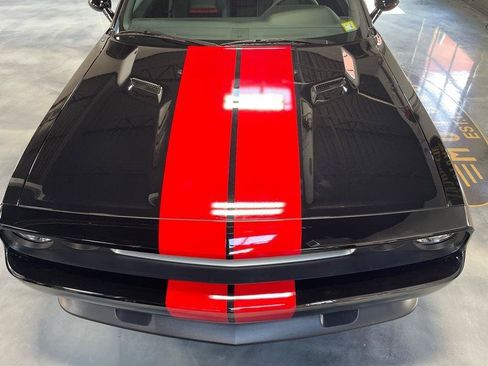 Used 2012 Dodge Challenger SRT8 RWD image 22