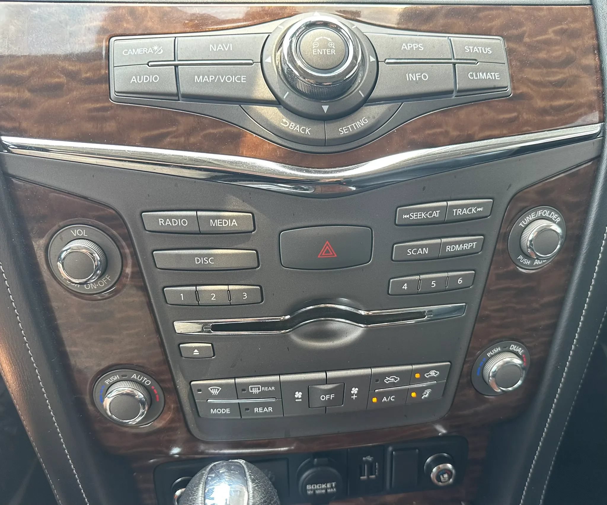 Used 2019 Nissan Armada Platinum w/ Captain's Chairs Package AWD/4WD image 26