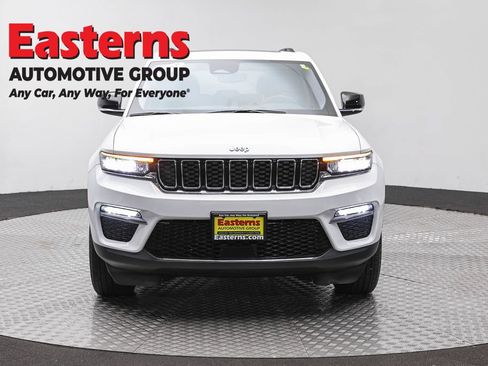 Used 2023 Jeep Grand Cherokee 4WD 4xe image 2