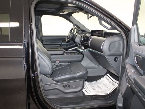 New 2025 Ford Expedition Platinum w/ Stealth Performance Package image 29