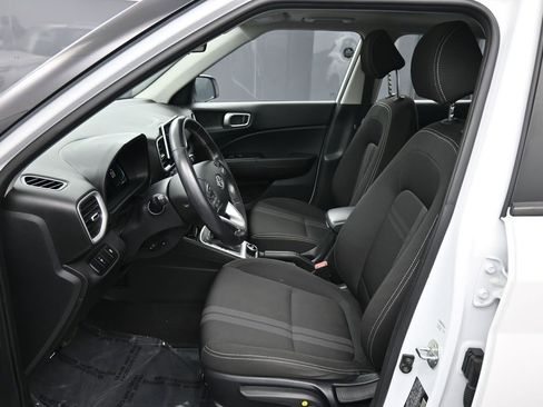 Certified 2023 Hyundai Venue SEL image 19