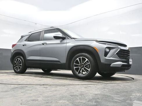 Used 2025 Chevrolet TrailBlazer LT w/ Driver Confidence Package image 33