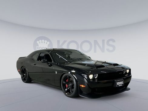Used 2019 Dodge Challenger SRT Hellcat image 18
