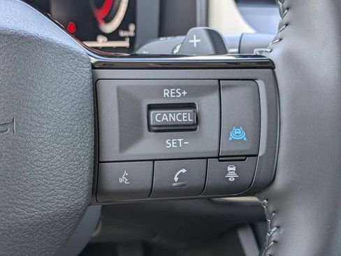 Used 2025 Nissan Rogue SL FWD image 23