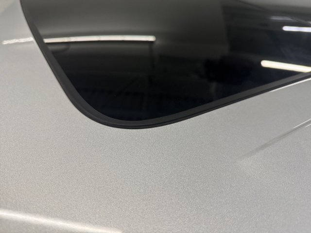 Used 2018 Ford Explorer XLT w/ Equipment Group 202A AWD/4WD image 22