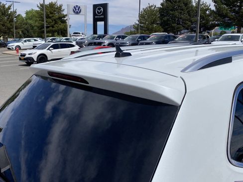 Certified 2023 Volkswagen Tiguan SE FWD image 16