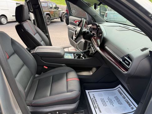 Used 2024 Chevrolet Traverse RS w/ LPO, Floor Liner Package AWD/4WD image 18