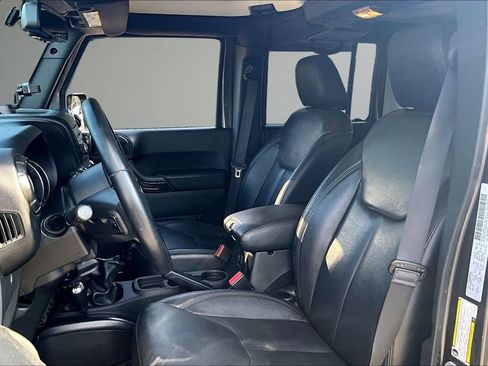 Used 2017 Jeep Wrangler Unlimited Sahara AWD/4WD image 20