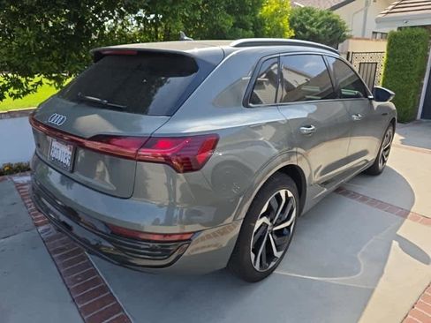 Used 2024 Audi Q8 e-tron Premium Plus w/ Premium Plus Package AWD/4WD image 4