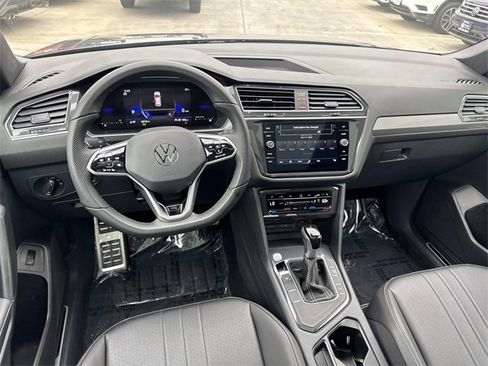 Certified 2024 Volkswagen Tiguan SE R-Line image 10