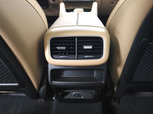 Used 2024 Mercedes-Benz GLE 450e 4MATIC image 29
