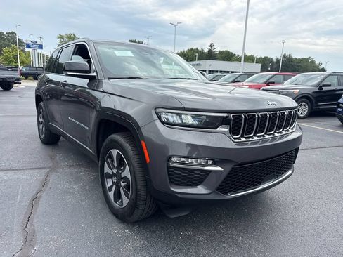 Used 2024 Jeep Grand Cherokee Limited 4xe AWD/4WD image 4
