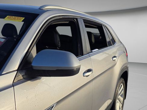 Used 2022 Volkswagen Atlas Cross Sport SE image 29