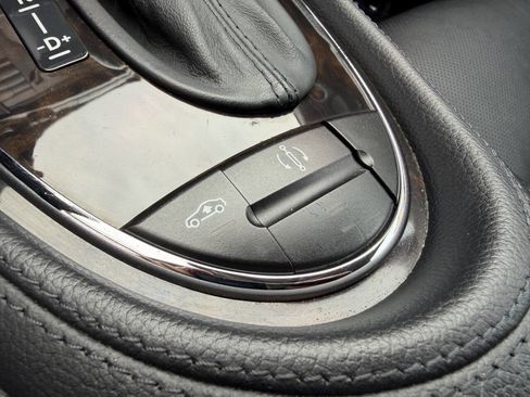 Used 2011 Mercedes-Benz CLS 550 image 22