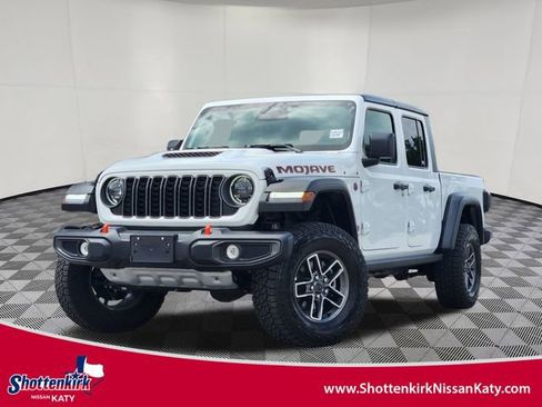 Used 2026 Jeep Gladiator Mojave image 1