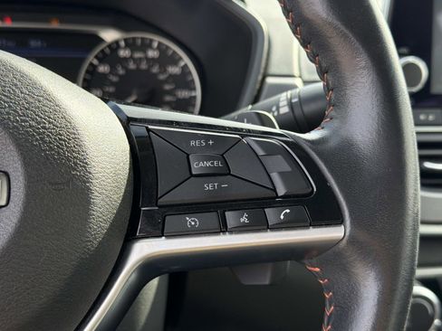 Used 2024 Nissan Altima 2.5 SR image 10