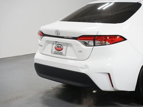 Certified 2024 Toyota Corolla LE image 9