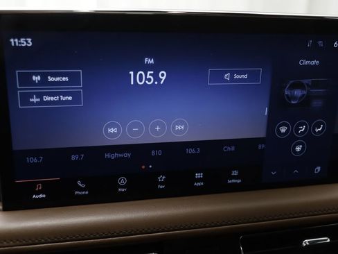 Used 2022 Lincoln Nautilus Reserve AWD/4WD image 9