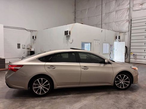 Used 2014 Toyota Avalon XLE Touring image 10