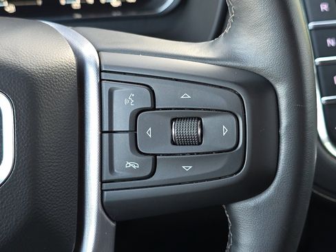 Used 2024 GMC Yukon SLT image 38