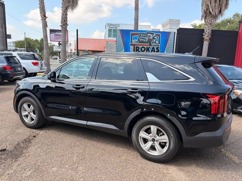 Used 2023 Kia Sorento LX FWD image 14