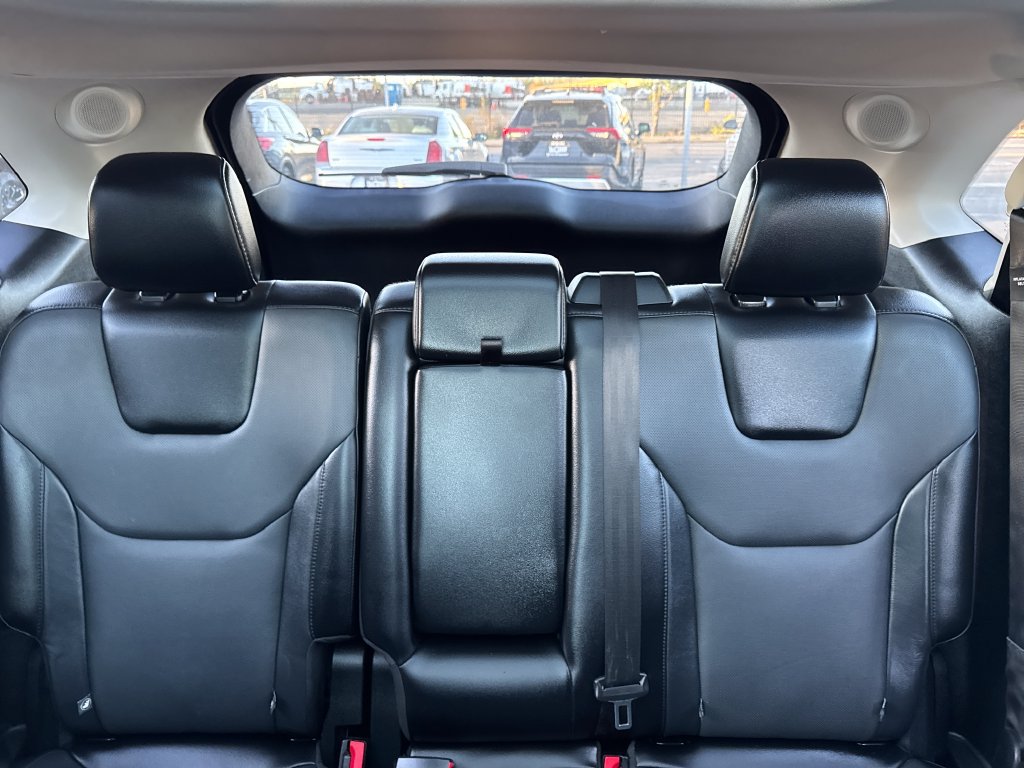 Used 2018 Ford Edge Titanium w/ Equipment Group 302A AWD/4WD image 31