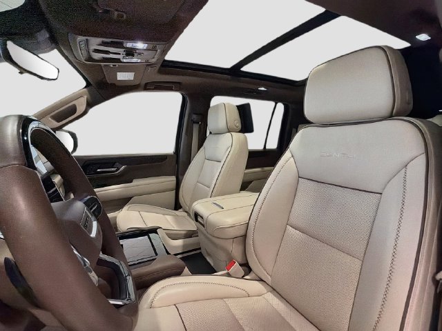 Used 2025 GMC Yukon XL Denali w/ Denali Reserve Package AWD/4WD image 20