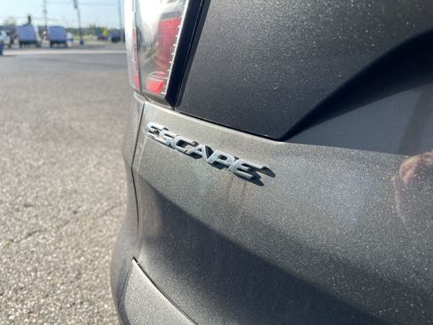 Used 2017 Ford Escape SE AWD/4WD image 24