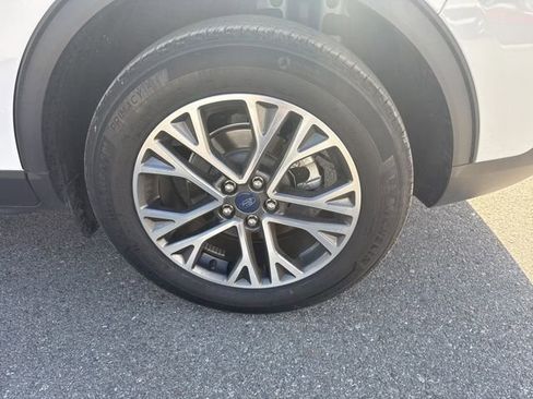 Used 2020 Ford Escape SEL image 7