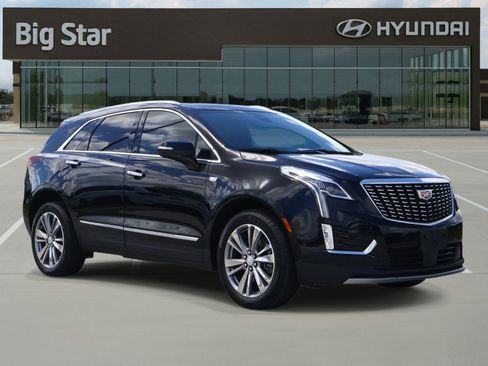 Used 2025 Cadillac XT5 Premium Luxury w/ Technology Package FWD image 6