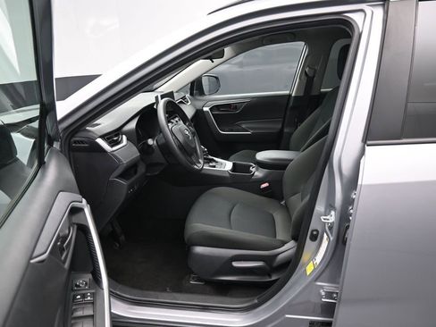 Certified 2025 Toyota RAV4 LE AWD/4WD image 9