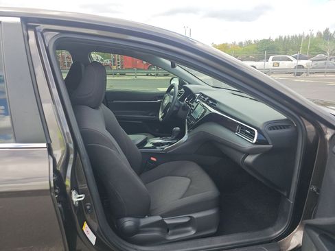 Used 2018 Toyota Camry LE w/ Convenience Package image 14