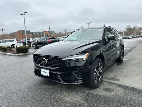 Used 2024 Volvo XC60 B5 Core w/ Climate Package image 5