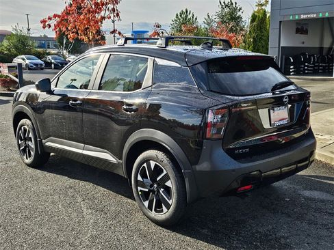 New 2026 Nissan Kicks SV image 4