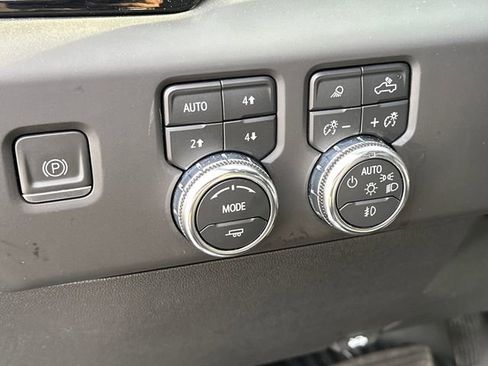 Used 2024 GMC Sierra 2500 AT4 w/ AT4 Premium Plus Package image 18