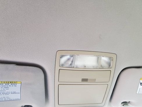 Used 2009 Toyota Camry LE FWD image 23