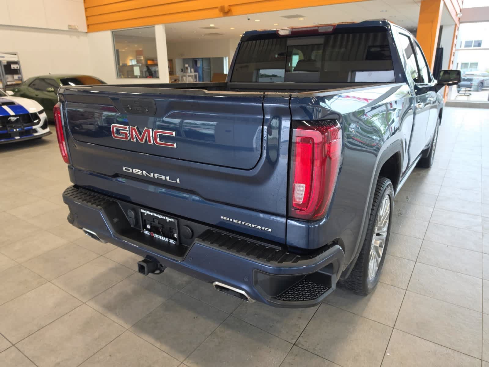 Used 2021 GMC Sierra 1500 Denali w/ Denali Premium Package AWD/4WD image 9