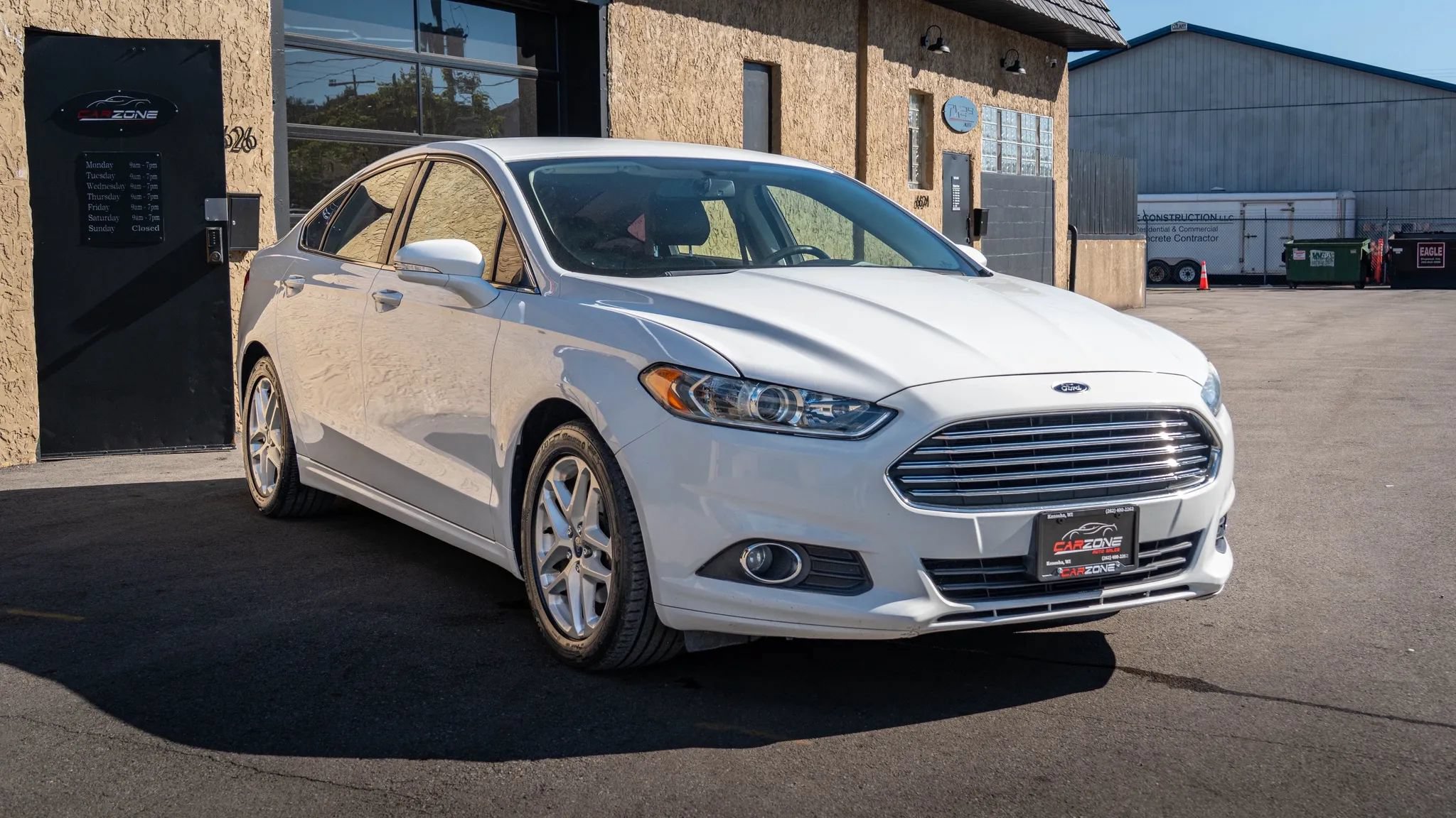 Used 2014 Ford Fusion SE w/ Equipment Group 202A FWD image 4