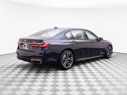 Certified 2022 BMW 750i xDrive w/ Executive Package image 5