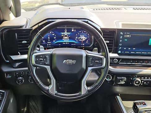 Used 2022 Chevrolet Silverado 1500 LT Trail Boss w/ Convenience Package II AWD/4WD image 9